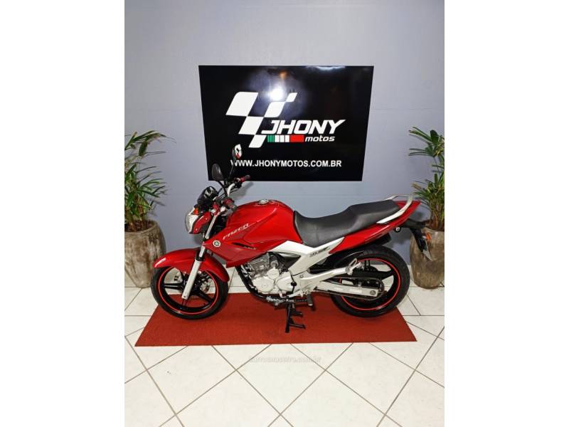 YAMAHA - FAZER - 2013/2013 - Vermelha - R$ 14.900,00