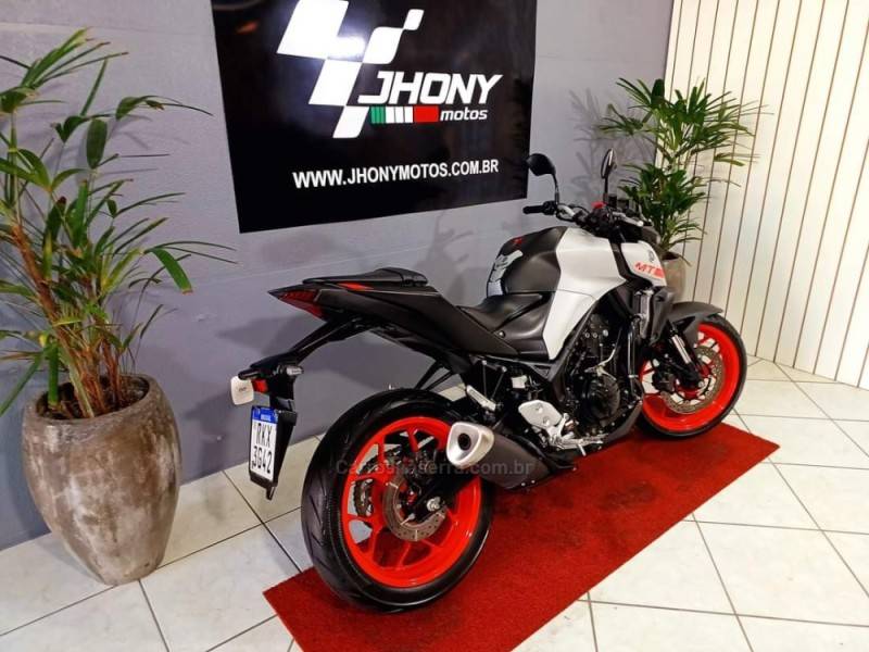 YAMAHA - MT - 2021/2021 - Cinza - R$ 28.900,00