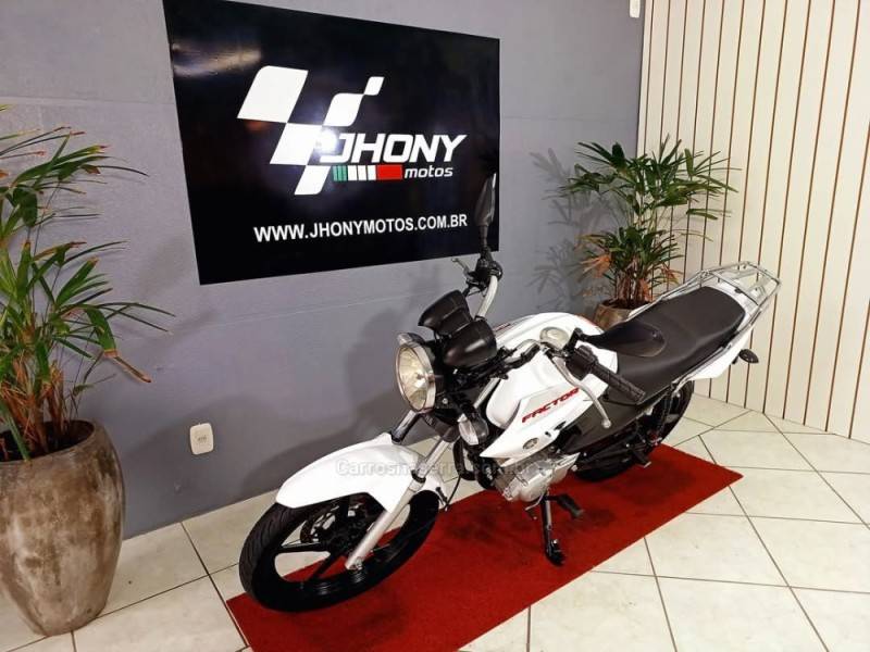YAMAHA - YBR - 2014/2014 - Branca - R$ 9.300,00