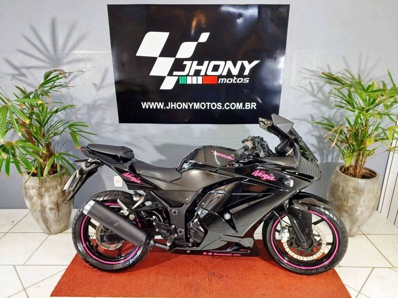 KAWASAKI - NINJA 250R - 2010/2010 - Preta - R$ 13.900,00