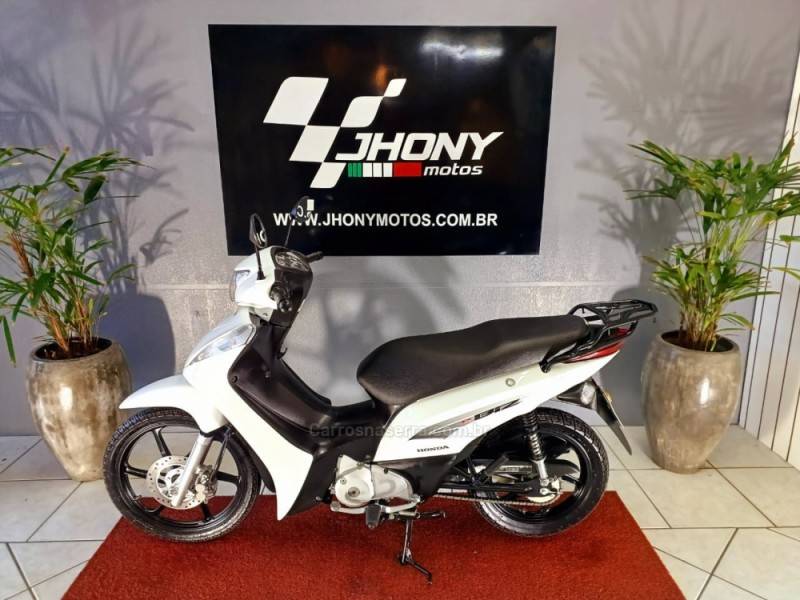 HONDA - BIZ 125 - 2013/2013 - Branca - R$ 12.500,00