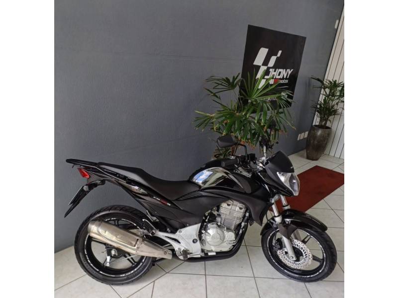 HONDA - CB 300R - 2010/2010 - Preta - R$ 12.900,00