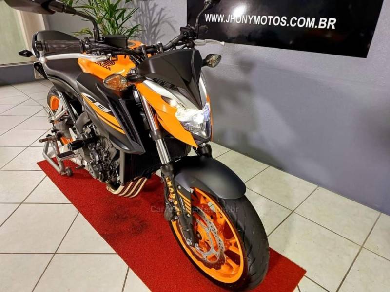 HONDA - CB 650 - 2019/2019 - Laranja - R$ 45.900,00