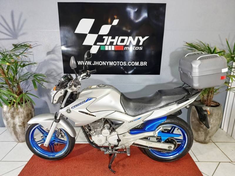 YAMAHA - FAZER - 2013/2013 - Prata - R$ 14.800,00