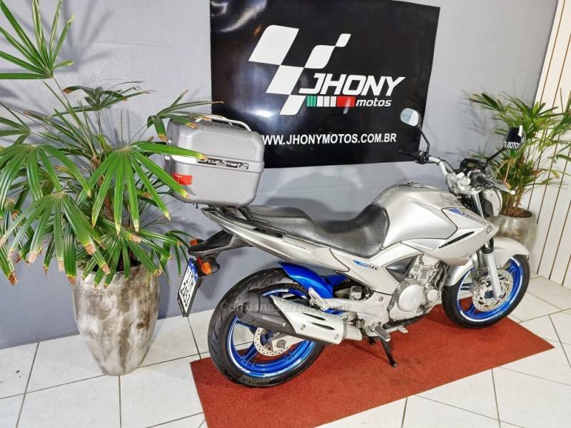 YAMAHA - FAZER - 2013/2013 - Prata - R$ 14.800,00