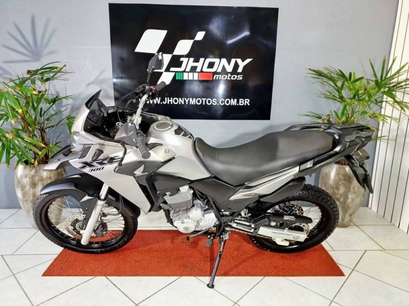 HONDA - XRE 300 - 2019/2019 - Prata - R$ 28.500,00