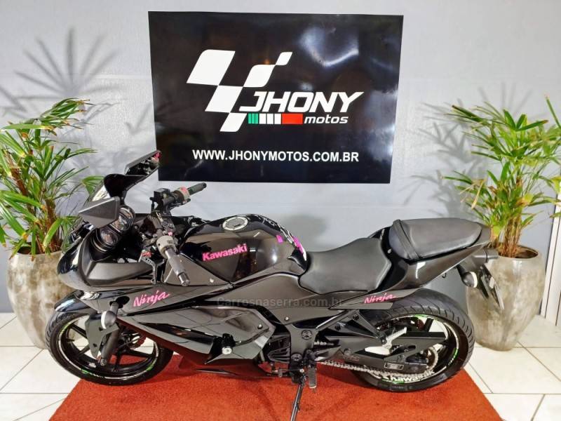 KAWASAKI - NINJA 250R - 2010/2010 - Preta - R$ 13.900,00