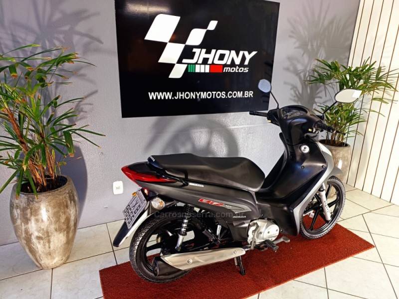 HONDA - BIZ 125 - 2015/2015 - Preta - R$ 12.900,00