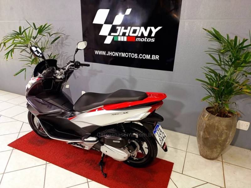 HONDA - PCX - 2018/2018 - Cinza - R$ 14.800,00