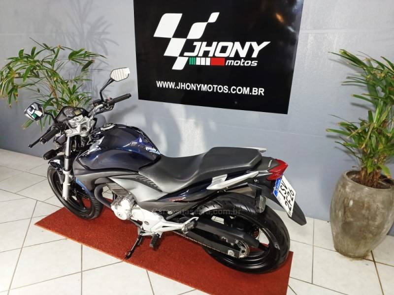 HONDA - CB 300R - 2012/2012 - Azul - R$ 13.500,00