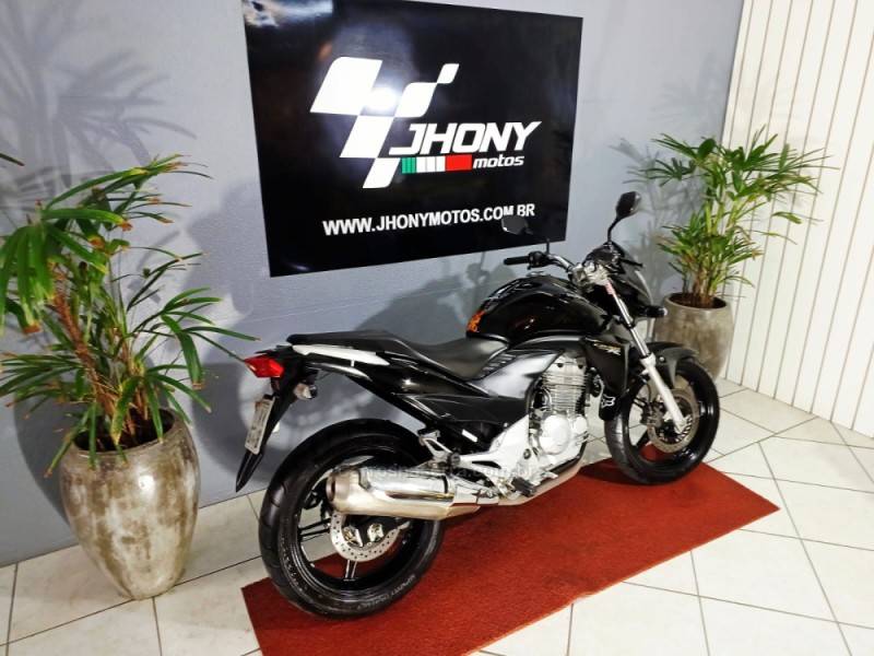 HONDA - CB 300R - 2014/2014 - Preta - R$ 15.500,00