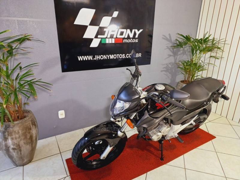 HONDA - CB 300R - 2011/2011 - Preta - R$ 12.500,00