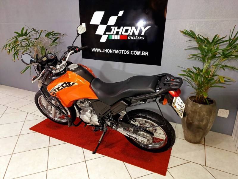 YAMAHA - XTZ 250 - 2014/2014 - Laranja - R$ 18.500,00