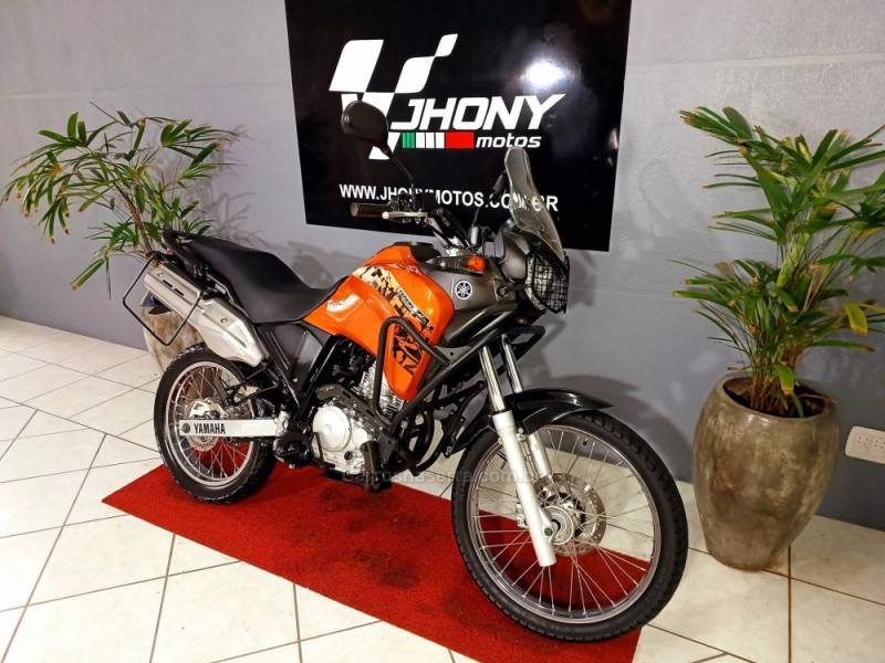 YAMAHA - XTZ 250 - 2014/2014 - Laranja - R$ 18.500,00