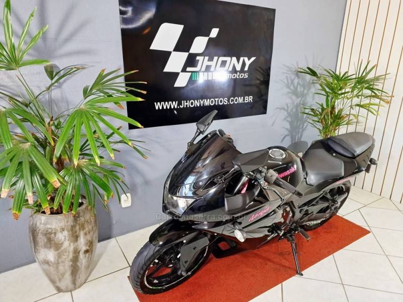 KAWASAKI - NINJA 250R - 2010/2010 - Preta - R$ 13.900,00