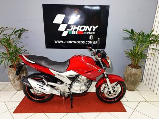 YAMAHA - FAZER - 2013/2013 - Vermelha - R$ 14.900,00