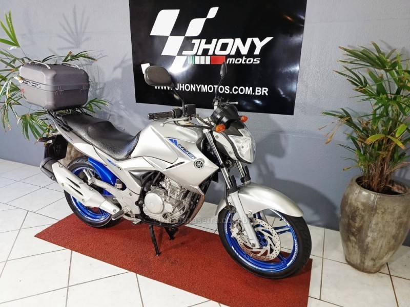 YAMAHA - FAZER - 2013/2013 - Prata - R$ 14.800,00