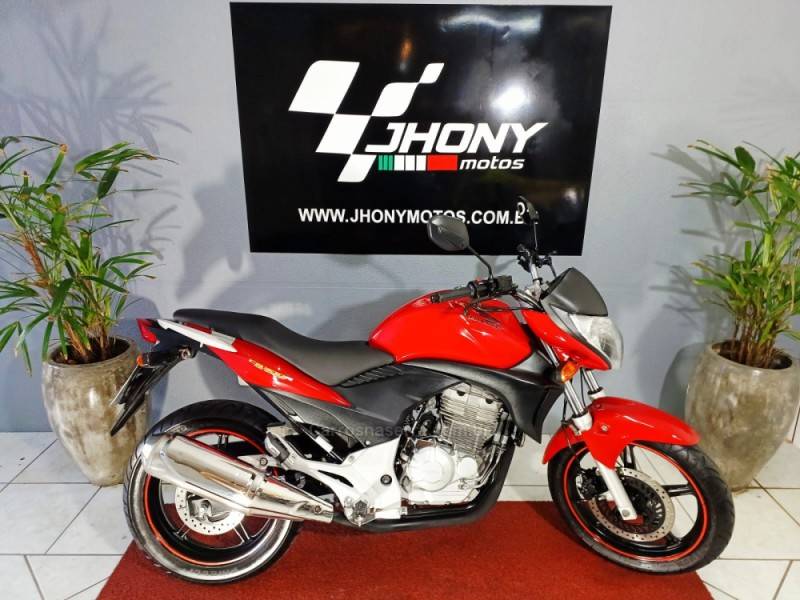 HONDA - CB 300R - 2012/2012 - Vermelha - R$ 13.500,00
