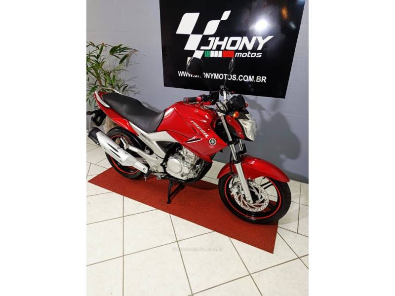 YAMAHA - FAZER - 2013/2013 - Vermelha - R$ 14.900,00