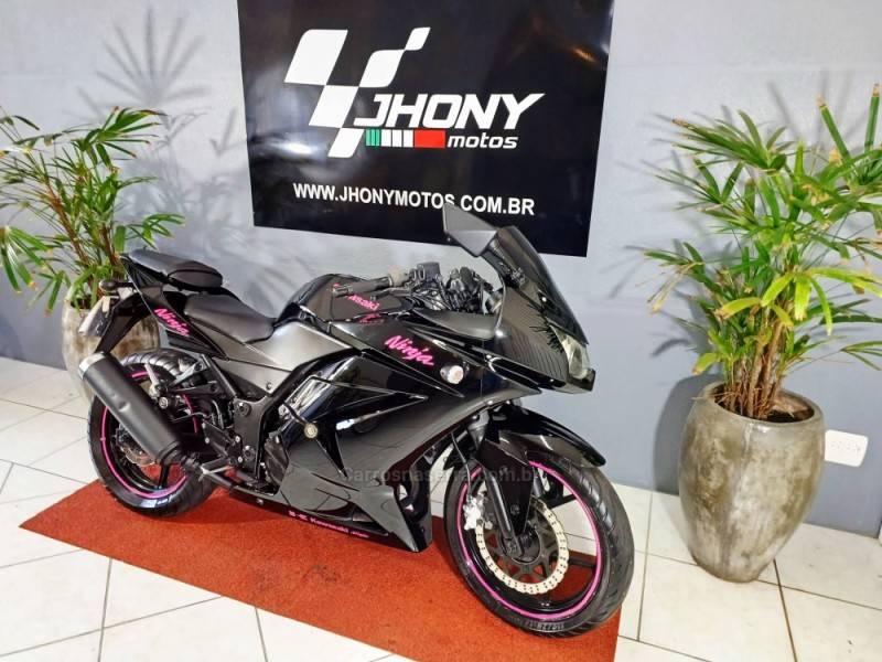 KAWASAKI - NINJA 250R - 2010/2010 - Preta - R$ 13.900,00