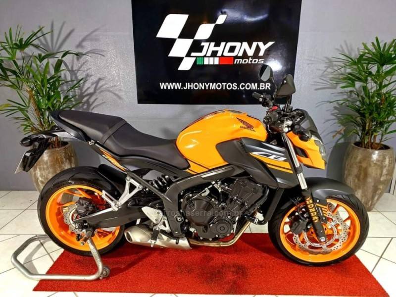 HONDA - CB 650 - 2019/2019 - Laranja - R$ 45.900,00