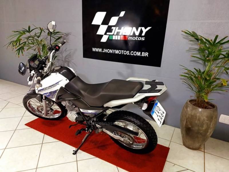 YAMAHA - XTZ 150 - 2015/2015 - Branca - R$ 14.800,00