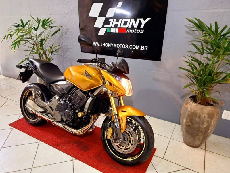 HONDA - CB 600F - 2010/2010 - Dourada - R$ 38.000,00