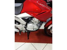 YAMAHA - FAZER - 2013/2013 - Vermelha - R$ 14.900,00