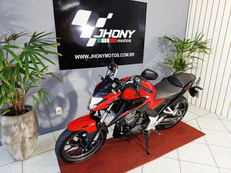 HONDA - CB 300F TWISTER - 2023/2023 - Vermelha - R$ 24.900,00