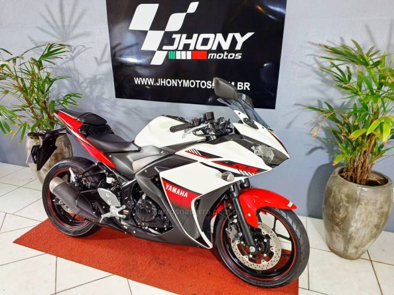 YAMAHA - YZF - 2018/2018 - Preta - R$ 23.900,00